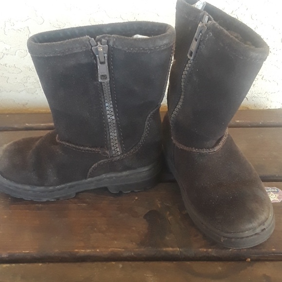 Winter boots (toddler size 7) - Picture 3 of 4